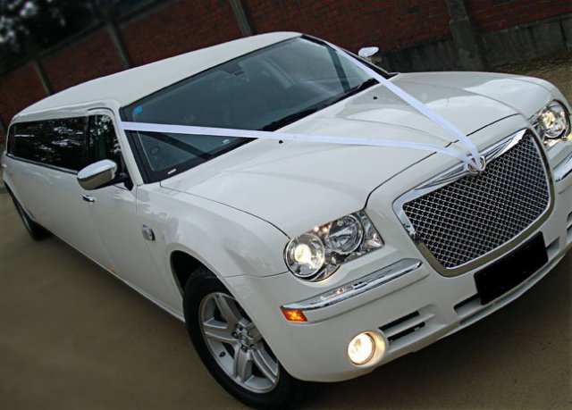 Chrysler 300C Stretch - Limo Hire Sydney